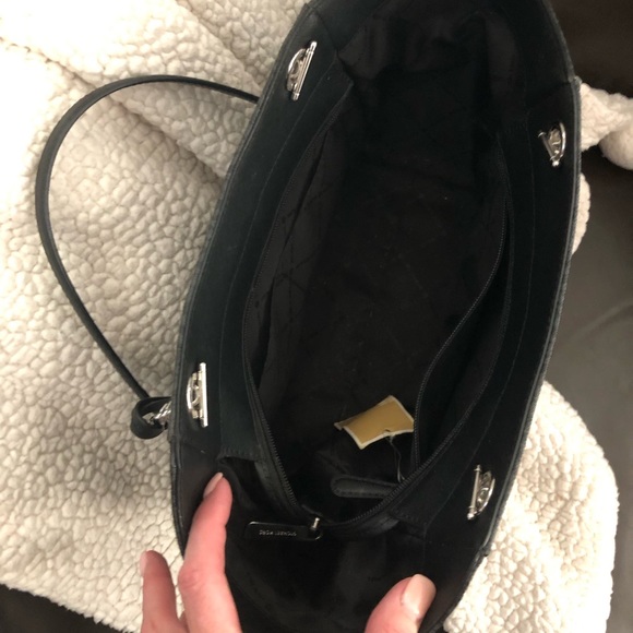 MICHAEL Michael Kors purse -Large chain shoulder Tote - Picture 5 of 6